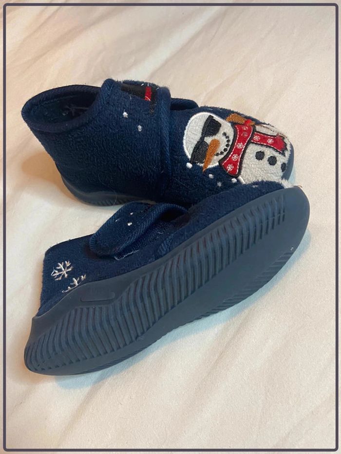 Chaussons Bonhomme de neige taille 25 - photo numéro 2
