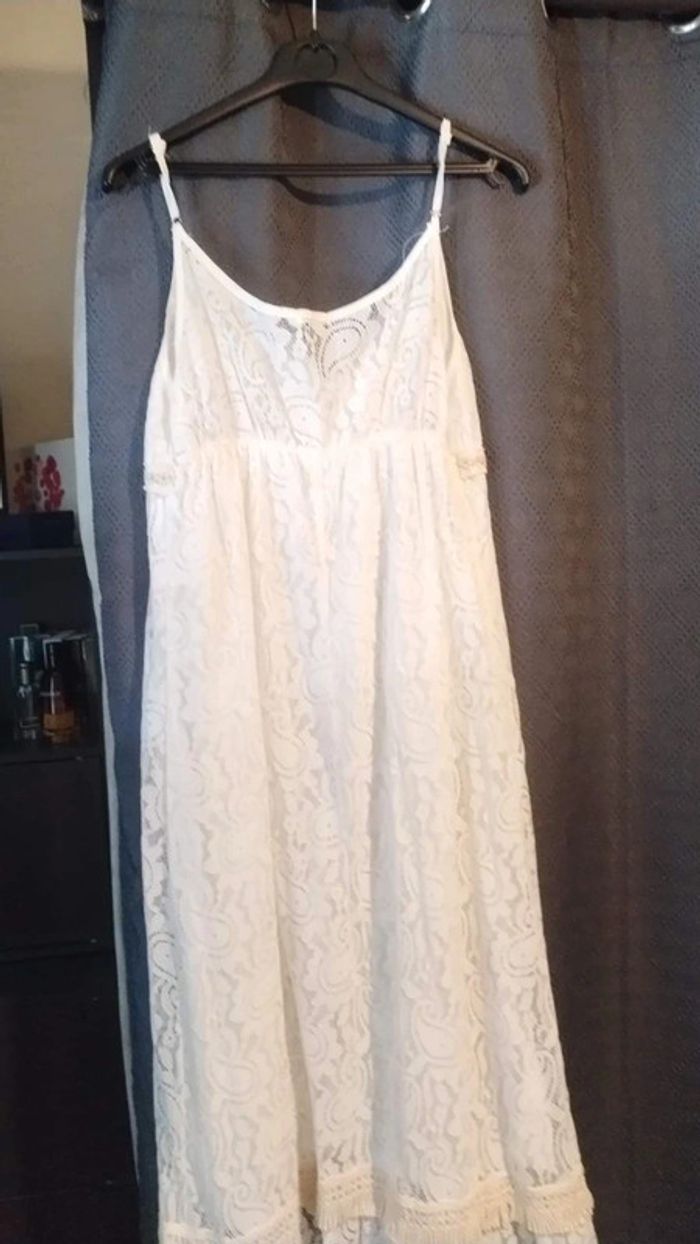 Robe longue dentelle - photo numéro 4
