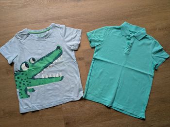 Lot 2 t-shirts 4 ans