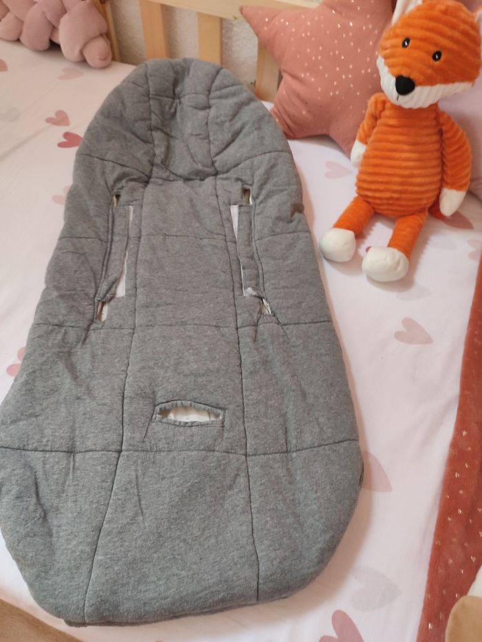Chancelière pour poussette, cosy, siège auto - Mixte - Très bon état - Kiabi - Gros et blanc - photo numéro 3