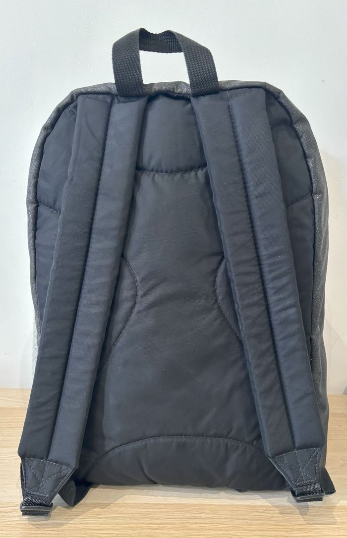 Sac à dos "Out Of Office" 27L + Trousse "Benchmark" Spark Black - photo numéro 3