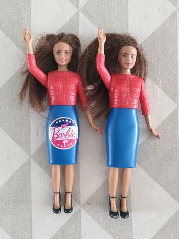 Lot de 2 petites  poupées