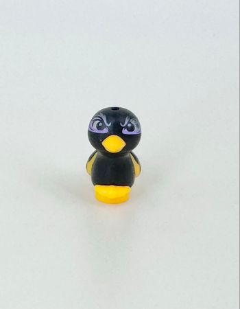Lego Animaux Disney : Oiseau noir aux bec et pattes orangés, prénommé Diablo