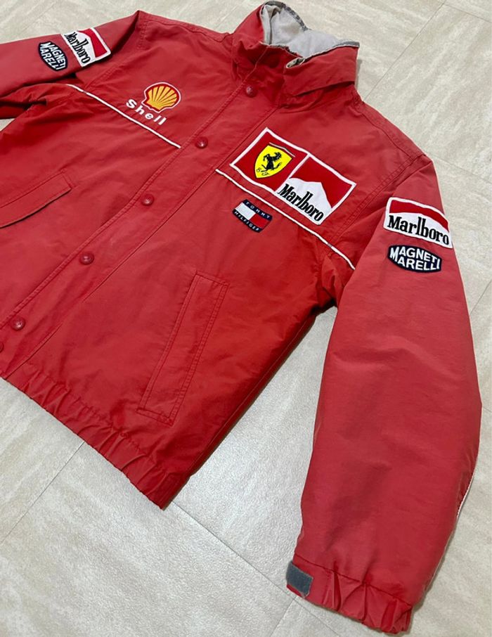 Veste Ferrari x Tommy x Marlboro - photo numéro 10