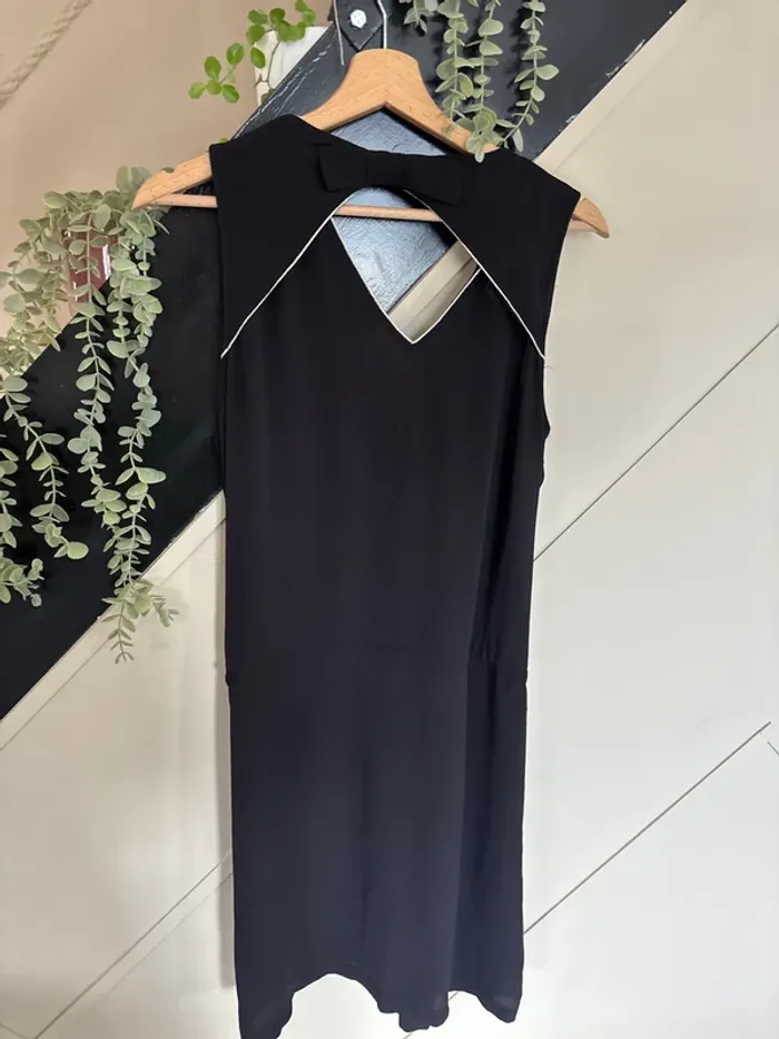 Robe noire - photo numéro 3