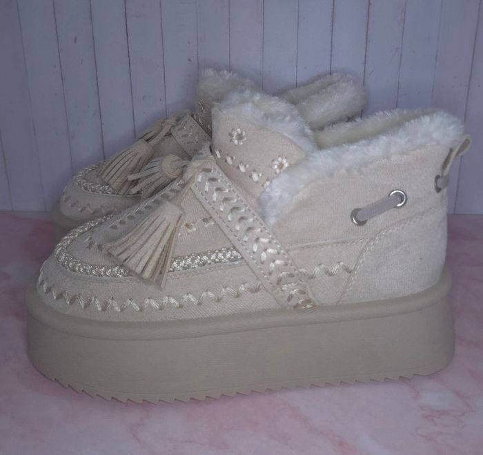 Boots d'hiver beige bottines basses tendances - Taille 36 - Neuves - photo numéro 3