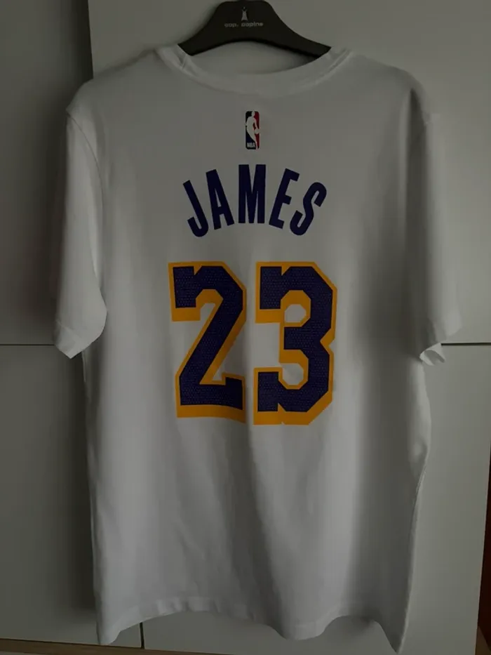 T-shirt Nike Lakers LeBron - photo numéro 2