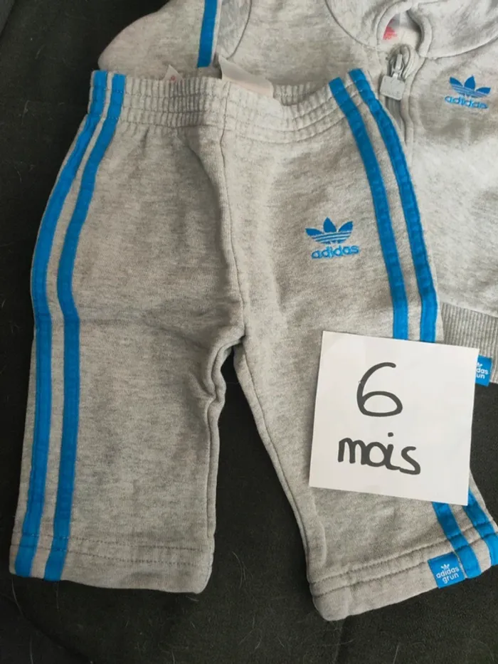 Survêtement adidas garçon 6 mois - photo numéro 2