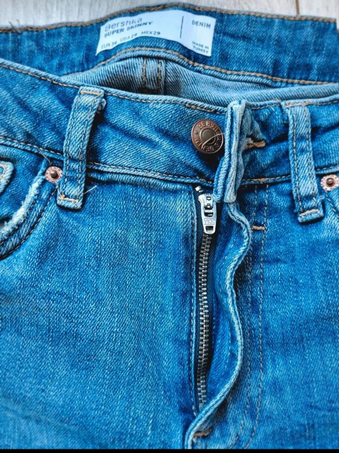 Jean Bershka Homme 36 – slim destroy bleu brut – style déchiré tendance – coupe ajustée - photo numéro 13
