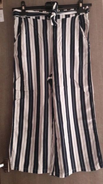 Pantalon fille 8 ans neuf valeur 15€ H&M