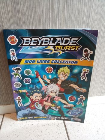 Livre d'activité, gommettes beyblade burst, livre collector