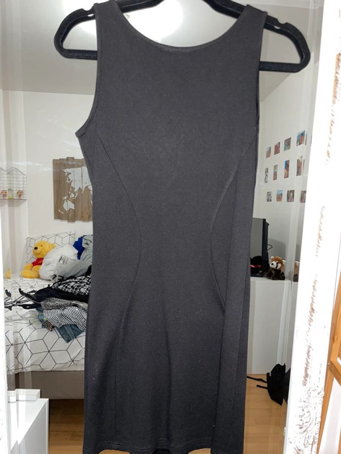 Robe noire basique - photo numéro 3