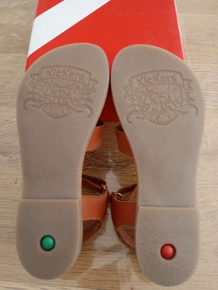 Kickers neuves pour fille en taille 31 - photo numéro 5