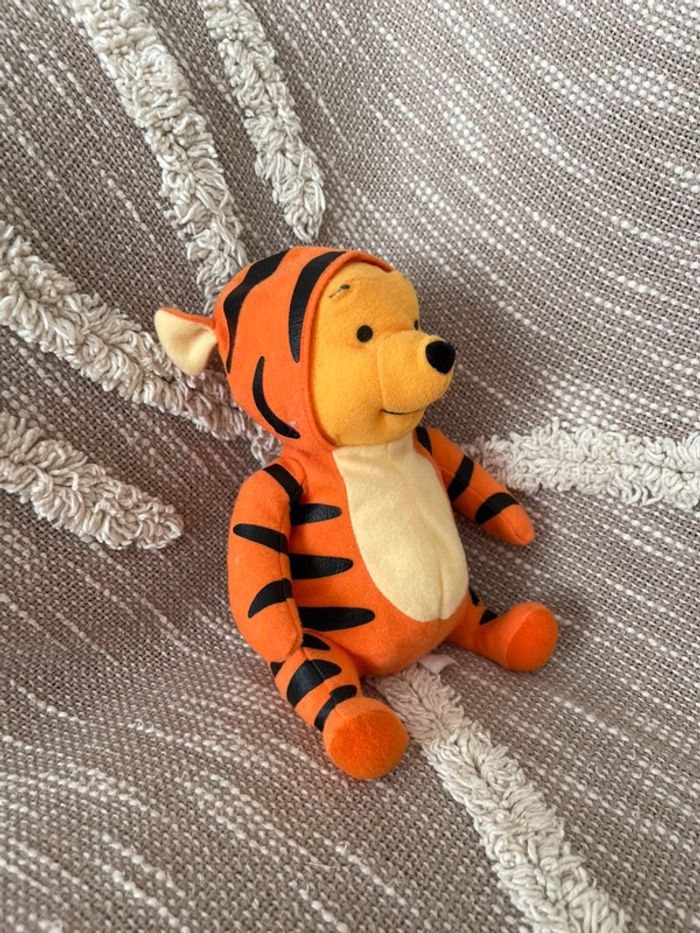 Peluche doudou 17cm Disney jemini Winnie l’ourson déguisement tigre très bon état - photo numéro 2