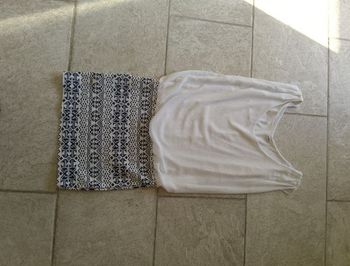 Robe courte. Crème et noire