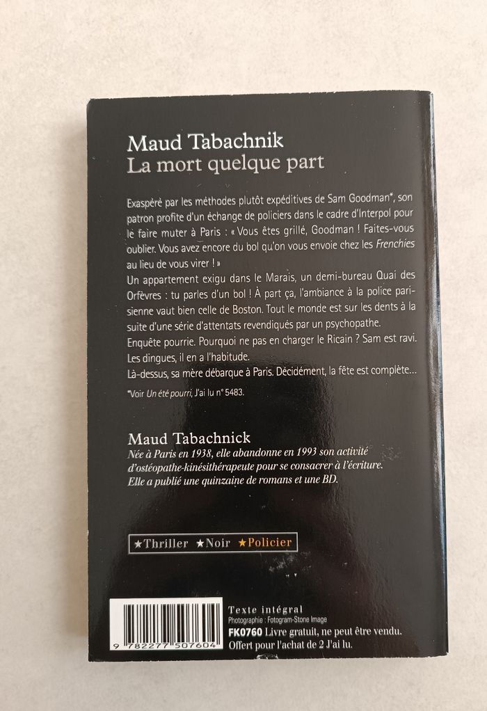 Livre : La mort quelque part - photo numéro 2