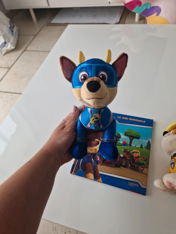 Lot paw patrol pat patrouille peluche livre super patrouille - photo numéro 3
