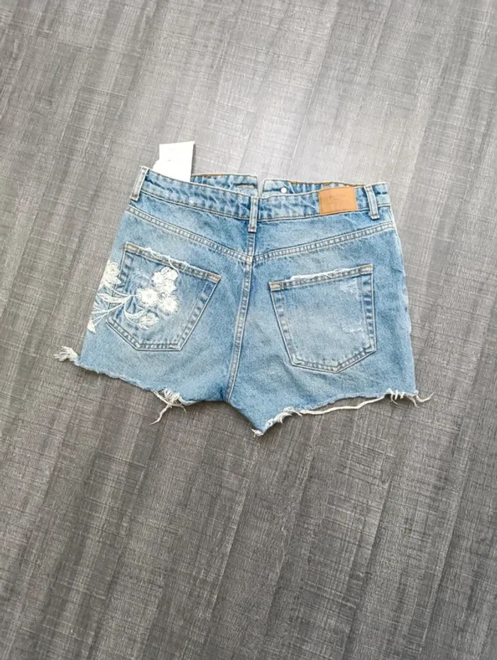 Short jean brodé - photo numéro 2