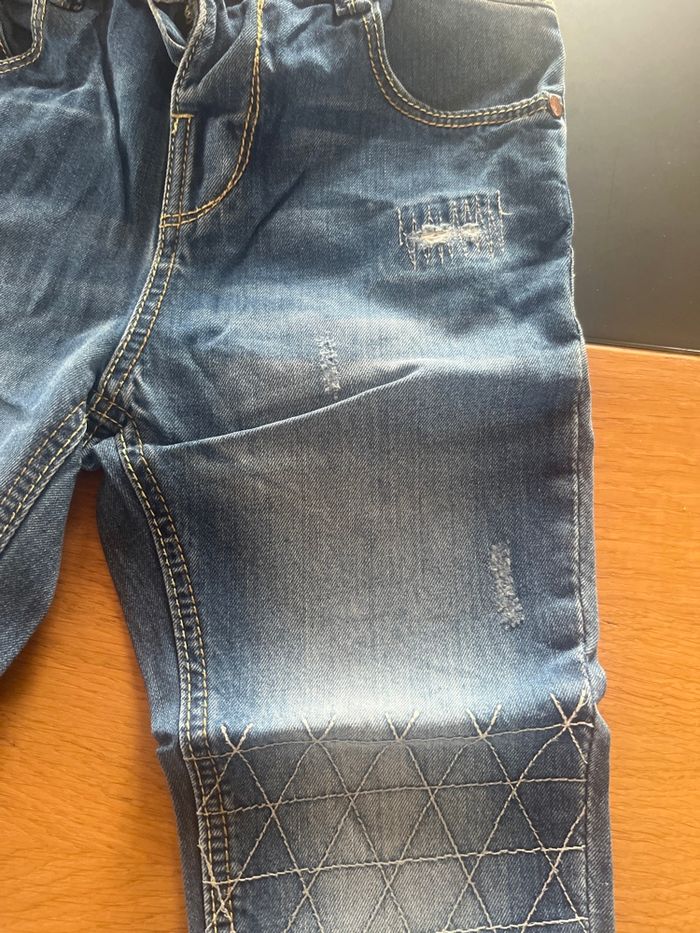 Jean garçon Zara avec plein de détails sympa - photo numéro 5