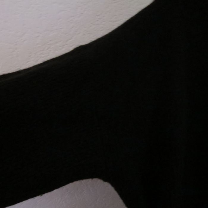 Taille XXL (coupe légèrement ample, style cosy).  Magnifique pull cache-cœur en maille noire, parfai - photo numéro 4