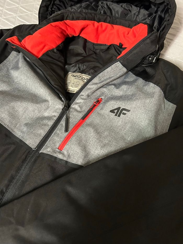 Manteaux 4F de ski - taille S - parfait état 🌸 - photo numéro 2