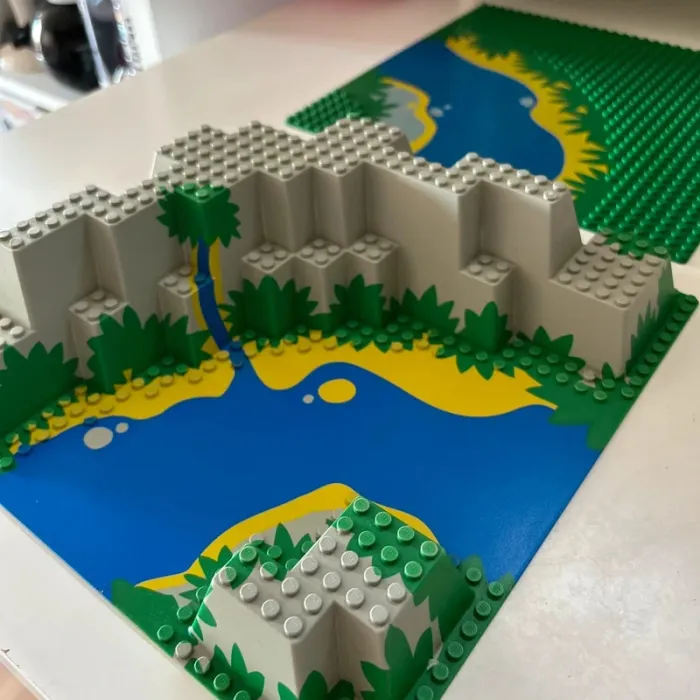 Lot 2 plaques lego 6025 6278