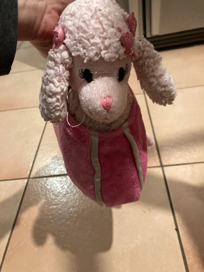 Peluche caniche rose et son sac de transport - photo numéro 4