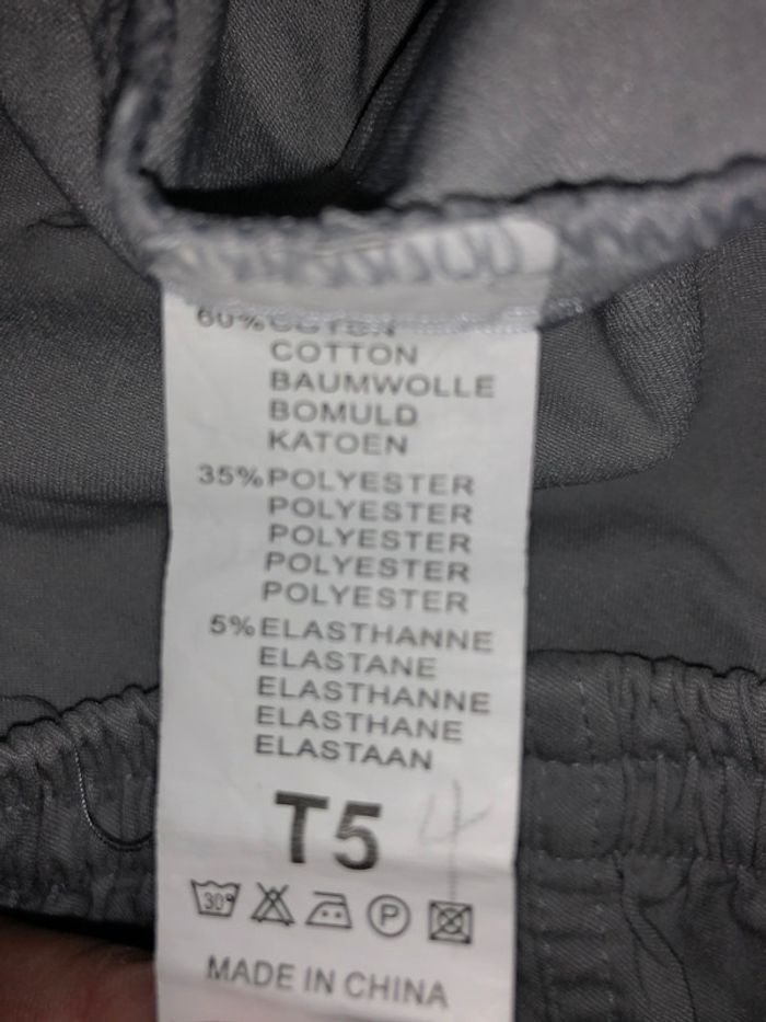 Short gris - photo numéro 3