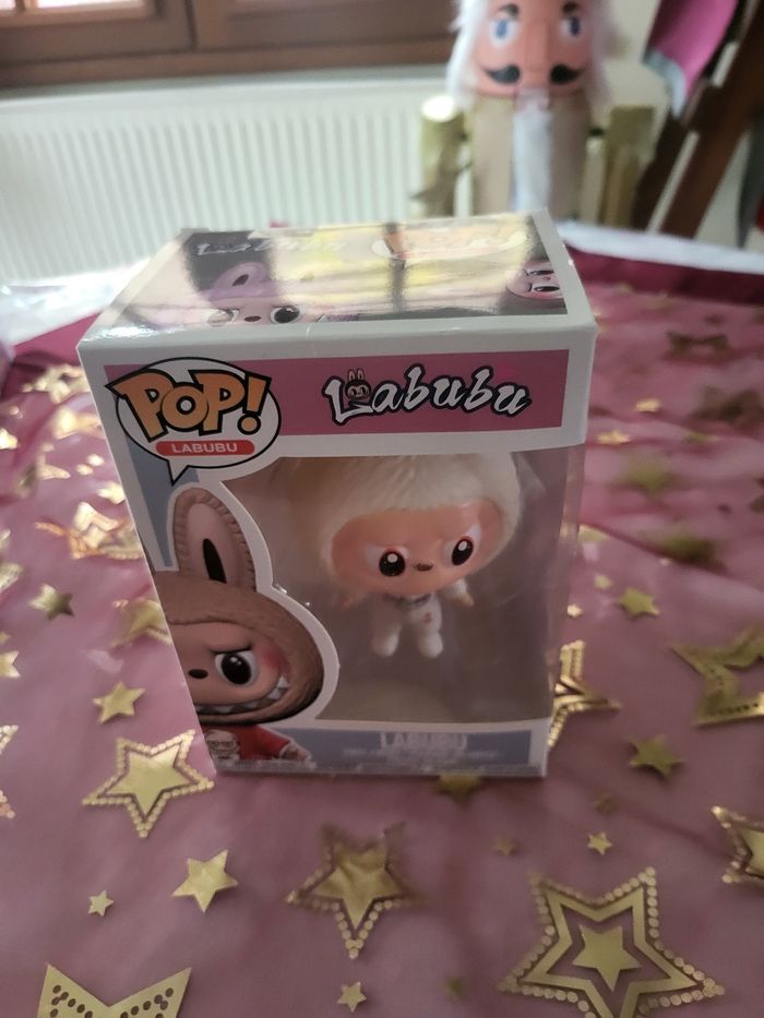 Pop rare collection labubu vêtement de course en voiture 🚗 - photo numéro 2