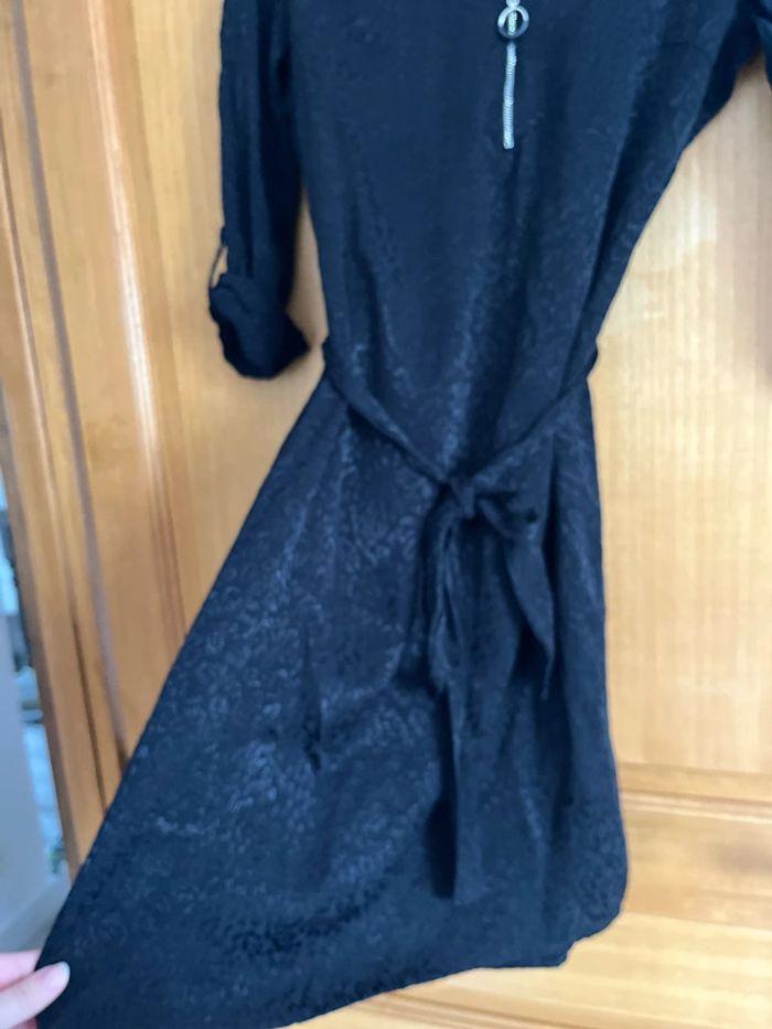 Robe noir motif léopard noir effet satin 36 - photo numéro 5