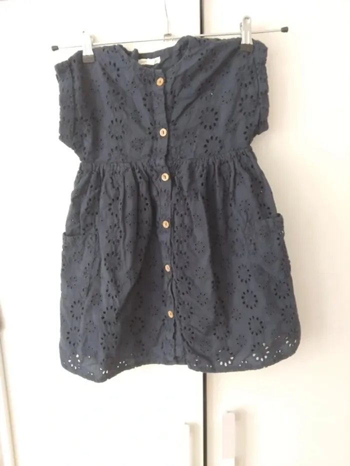 Robe dentelle anglaise verbaudet t7ans