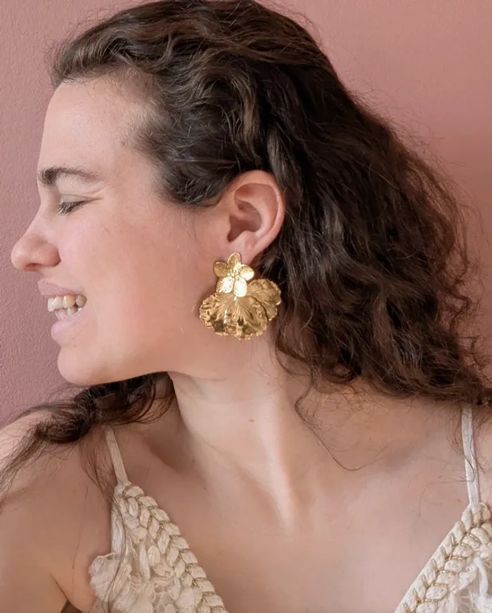 Boucles d'oreilles doré fleur sezanelike - photo numéro 3