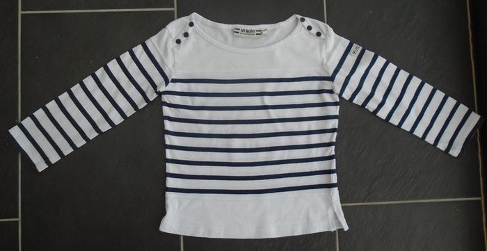 Superbe tee-shirt marin fille 10 ans Hublot