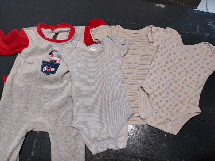 Lot ɓodies pyjamas 18 mois