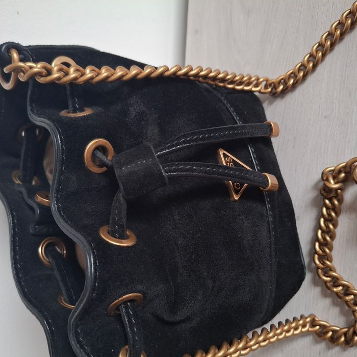 Sac seau noir Guess en simili velours – 100% vrai cuir - chaîne dorée - photo numéro 5