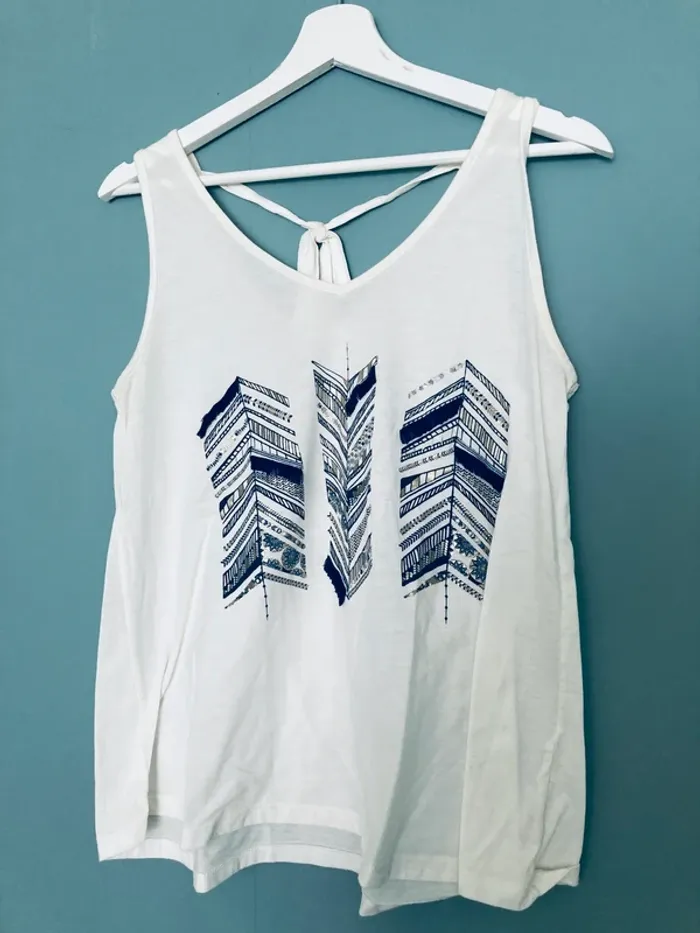 Top Blanc à Imprimés Bleu et Franges S/M