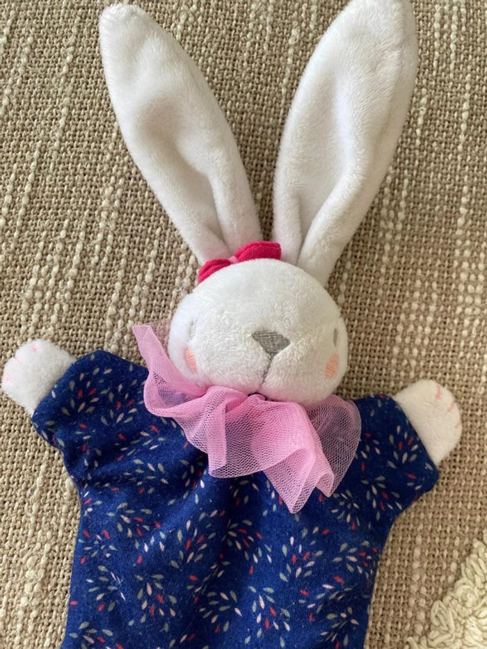 Peluche doudou marionnette plat sergent major lapin blanc bleu et rose parfait état - photo numéro 2
