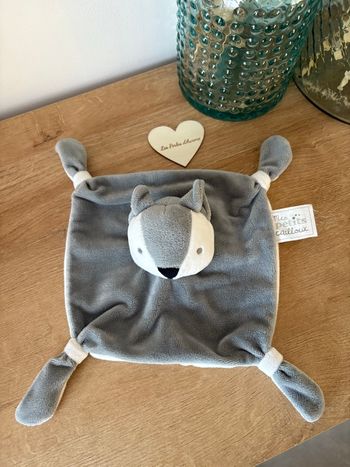 Doudou renard gris