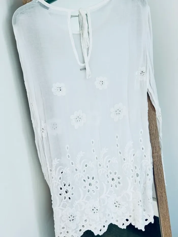 Blouse brodée - photo numéro 4