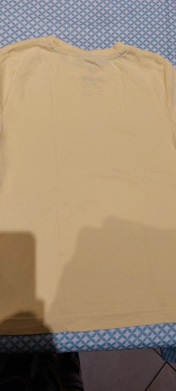 T shirt 4 ans jaune neuf - photo numéro 2