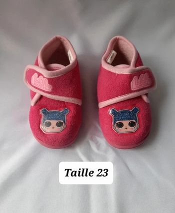 Pantoufle à scratch taille 23