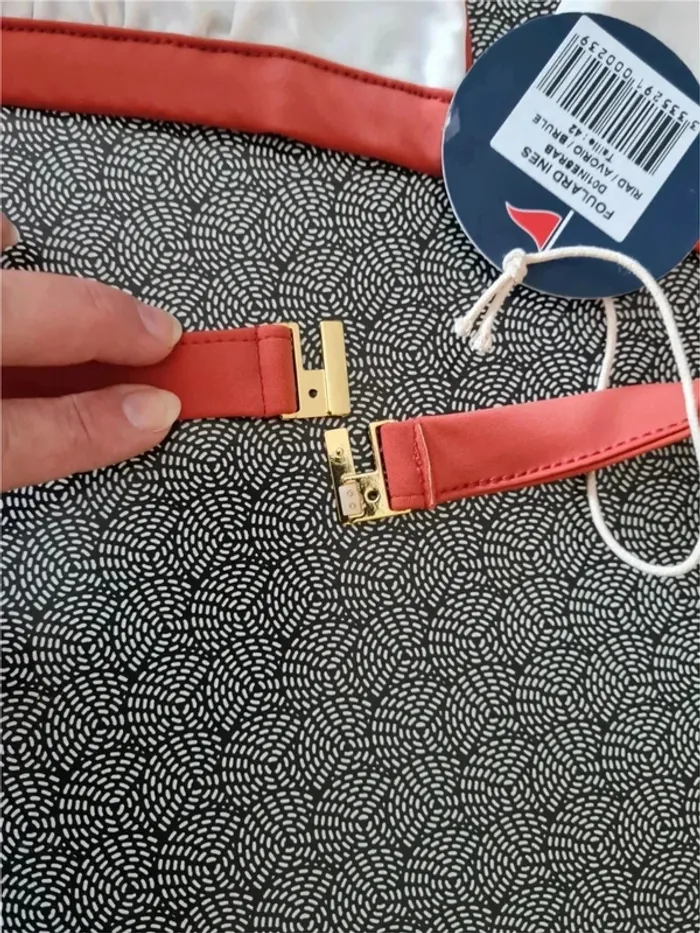 Haut de maillot de bain drapeau rouge - photo numéro 6