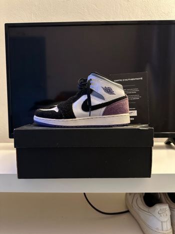 Air Jordan 1 Mid SE