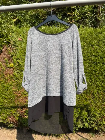 Pull-blouse noir en voile avec nœud papillon au dos – Marque non précisée