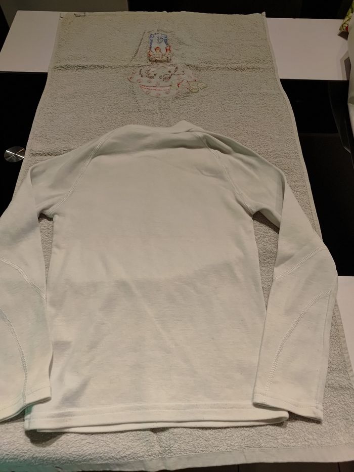 Tee shirt manches longues. WED’ZE taille 10 ans - photo numéro 2