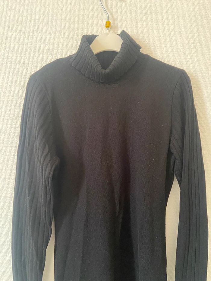 Robe noire col roulé - photo numéro 3