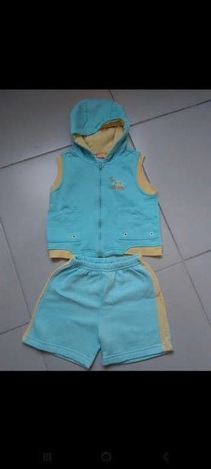 Ensemble gilet et short 24 mois