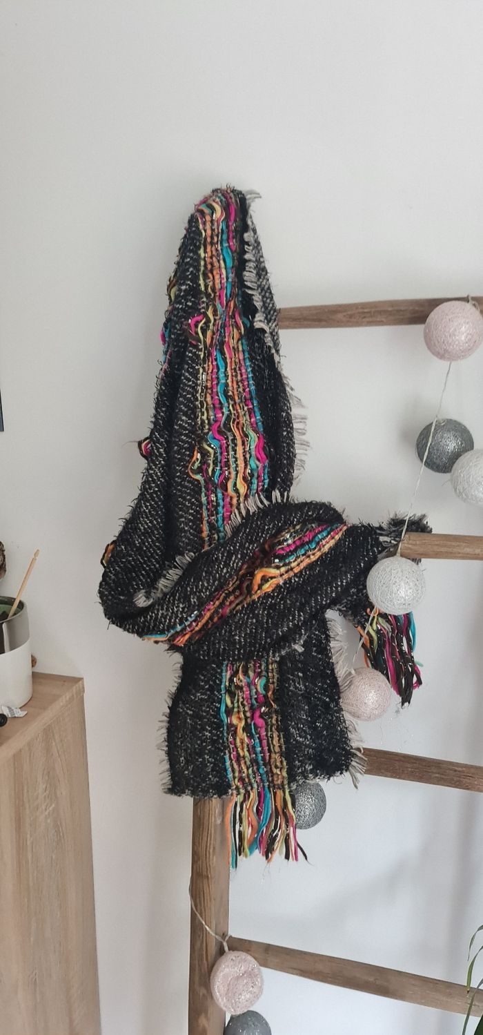 Écharpe toute douce noir et multicolor
