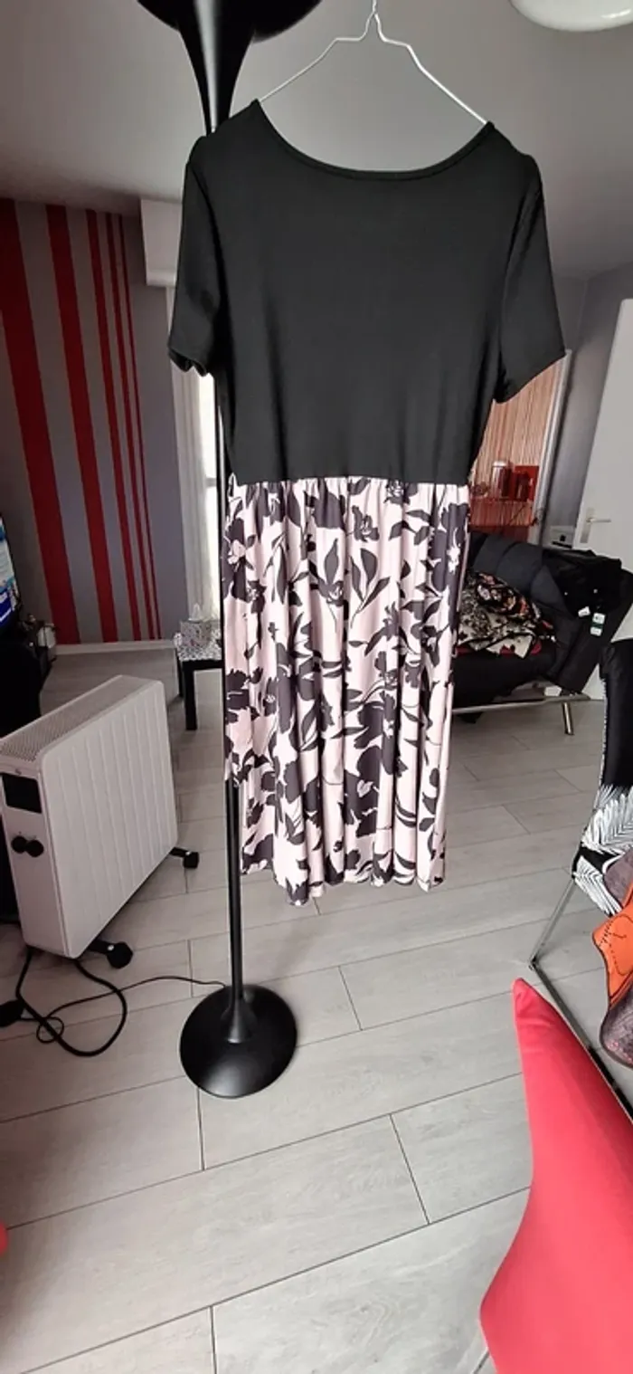 Robe manches courtes - photo numéro 4
