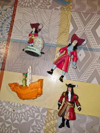Lot peter pan et capitaine crochet